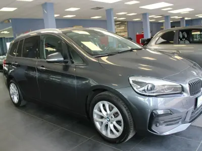 Gebraucht BMW 220 Gran Tourer Advantage 192 PS (141 kW) 2020 Grau Van / Kleinbus