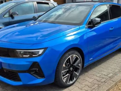 Gebraucht Opel Astra Ultimate 114 kW (156 PS) 2023 Blau Kleinwagen