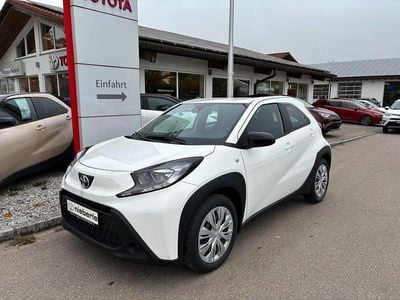 Neu Toyota Aygo X X-play 72 PS (52 kW) 2025 Weiß SUV