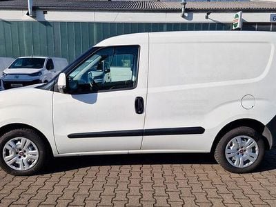 Gebraucht Fiat Doblò 95 PS (69 kW) 2017 Weiß Van / Kleinbus