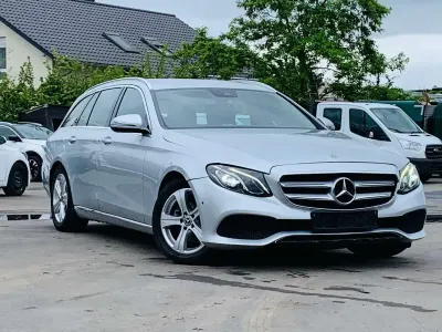 Gebraucht Mercedes E220 194 PS (142 kW) 2017 Iridiumsilber  metalliclack Kombi