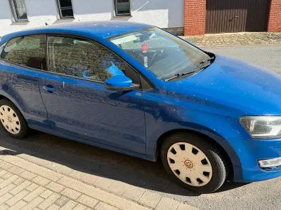 Gebraucht VW Polo 90 PS (66 kW) 2011 Blau Kleinwagen