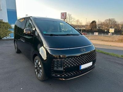 Gebraucht Hyundai Staria Signature 177 PS (130 kW) 2022 Schwarz Van / Kleinbus