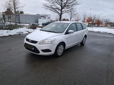Weiß Gebraucht 2010 Ford Focus Kombi | 1.800 € (Guter Preis)