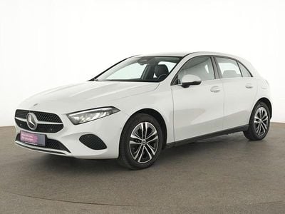 Weiß Gebraucht 2023 Mercedes A250 Limousine | 23.985 € (Fairer Preis)