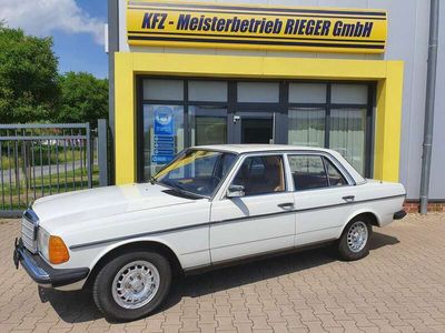 gebraucht Mercedes 200 W123