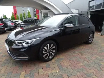Gebraucht VW Golf VIII 150 PS (110 kW) 2022 Schwarz Limousine