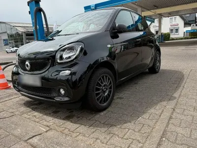 Używany Smart ForFour 90 KM (66 kW) 2018 Czarny Hatchback