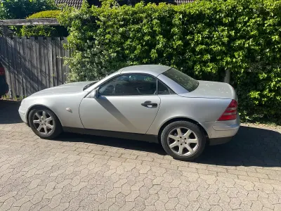 Gebraucht Mercedes SLK230 193 PS (141 kW) 1997 Silber Cabrio