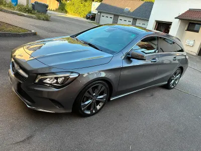 Gebraucht Mercedes CLA200 Shooting Brake 160 PS (117 kW) 2017 Grau Kombi