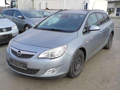 Gebraucht Opel Astra 125 PS (91 kW) 2011 Silbersee/perl silber (m2) Kombi