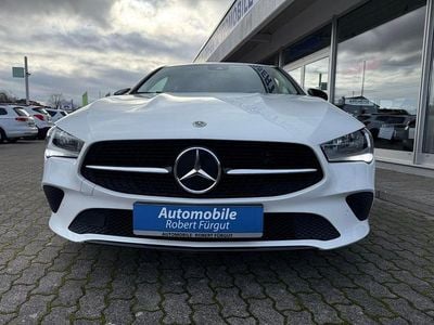 Gebraucht Mercedes CLA200 Shooting Brake Progressive 163 PS (119 kW) 2022 Weiß Kombi