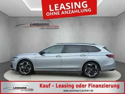Neu Skoda Superb SportLine 193 PS (141 kW) 2025 Aluminuim silber Kombi