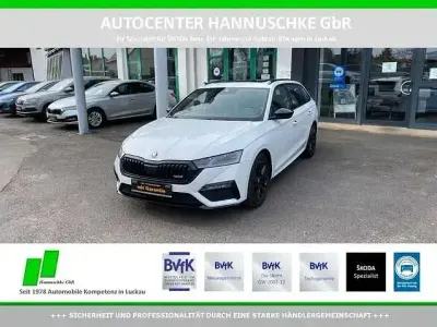 Gebraucht Skoda Octavia RS 245 PS (180 kW) 2023 Moonweiß  perleffekt Kombi