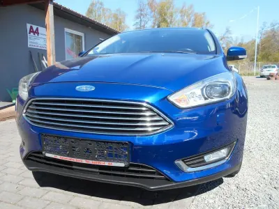 Used Ford Focus Titanium 182 HP (133 kW) 2015 Blue Sedan