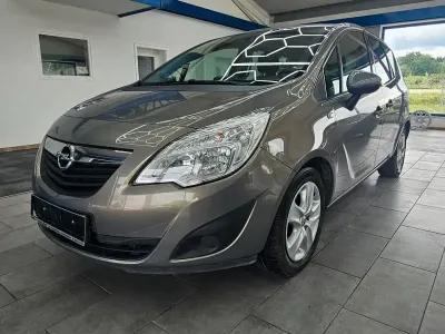 Gebraucht Opel Meriva Edition 101 PS (74 kW) 2010 Braun Van / Kleinbus