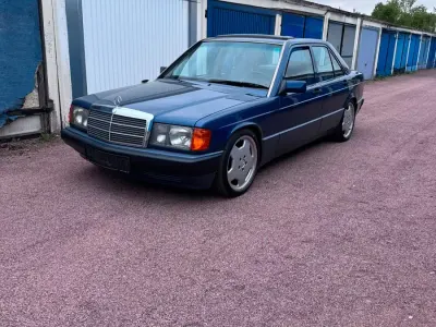 Gebraucht Mercedes 190 136 PS (100 kW) 1992 Blau Limousine
