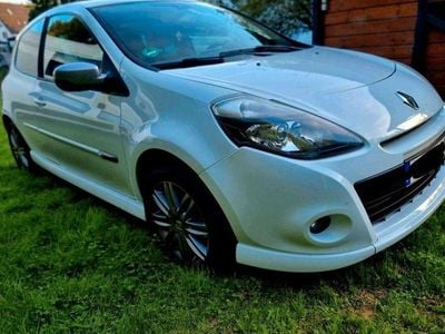 Gebraucht Renault Clio II GT 128 PS (94 kW) 2010 Weiß Limousine