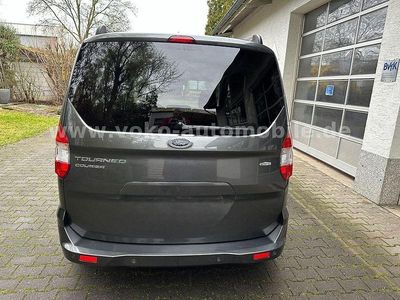 Grau Gebraucht 2017 Ford Tourneo Courier Ambiente Van / Kleinbus | 8.700 € (Fairer Preis)
