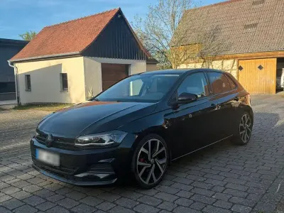 Gebraucht VW Polo Edition 95 PS (69 kW) 2018 Schwarz Kleinwagen
