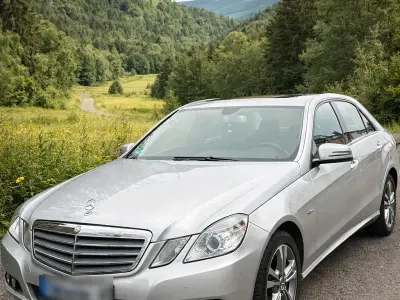 Second-hand Mercedes E200 136 CP (100 kW) 2010 Argintiu Berlinǎ