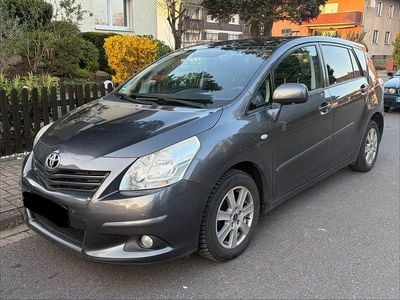 Usata Toyota Verso 126 CV (92 kW) 2012 Grigio Monovolume
