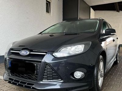 Gebraucht Ford Focus 115 PS (84 kW) 2014 Schwarz Kombi