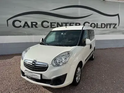 Gebraucht Opel Combo Edition 95 PS (69 kW) 2015 Weiß Van / Kleinbus