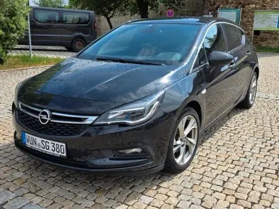 Gebraucht Opel Astra Edition 136 PS (100 kW) 2016 Schwarz Limousine