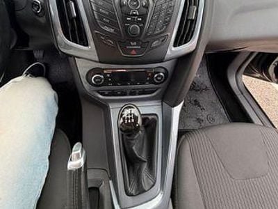 Usata Ford Focus Trend 101 CV (74 kW) 2014 Nero Berlina