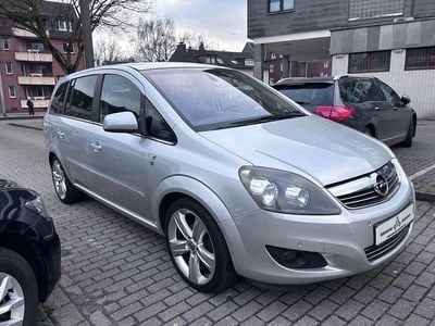 Gebraucht Opel Zafira Edition 140 PS (102 kW) 2010 Silber Van / Kleinbus