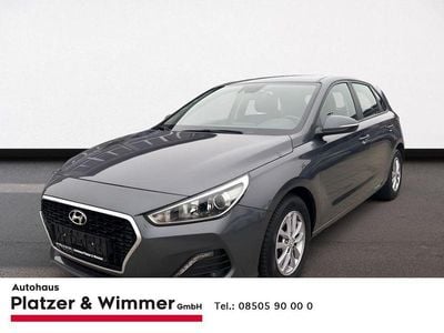 Gebraucht Hyundai i30 Select 99 PS (72 kW) 2019 Grau Limousine