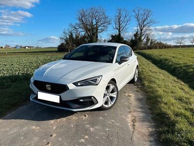 Używany Seat Leon FR 150 KM (110 kW) 2020 Biały Sedan/Limuzyna