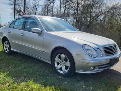 Gebraucht Mercedes E200 Avantgarde 163 PS (119 kW) 2005 Iridiumsilber  metalliclack Limousine