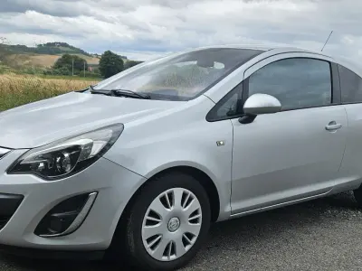 Gebraucht Opel Corsa Innovation 101 PS (74 kW) 2012 Silber Kleinwagen