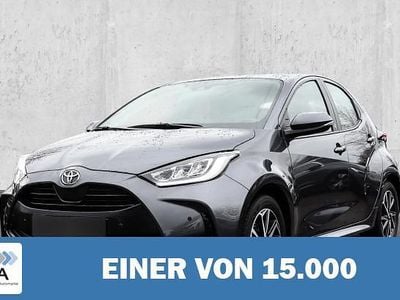Gebraucht Toyota Yaris Team 125 PS (91 kW) 2023 Metallic