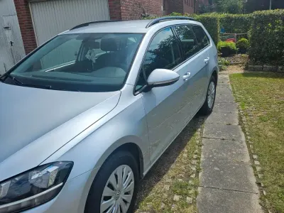 Gebraucht VW Golf VII 116 PS (85 kW) 2019 Silber Kombi