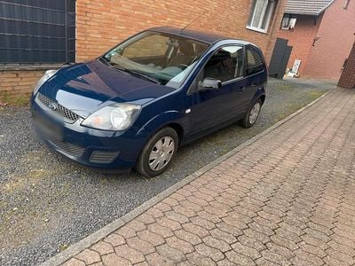Gebraucht Ford Fiesta 80 PS (58 kW) 2008 Blau Kleinwagen
