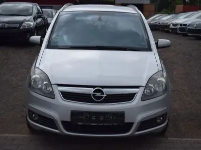 Gebraucht Opel Zafira Edition 105 PS (77 kW) 2005 Starsilber/silver iii Van / Kleinbus