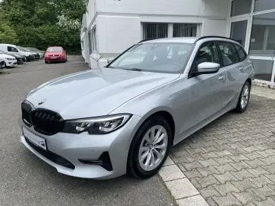 Gebraucht BMW 320 190 PS (139 kW) 2021 Glaciersilber metallic Kombi