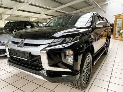 Gebraucht Mitsubishi L 150 PS (110 kW) 2022 Schwarz SUV