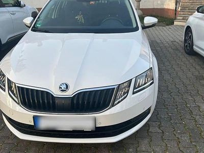 Gebraucht Skoda Octavia Ambition 150 PS (110 kW) 2020 Weiß Kombi
