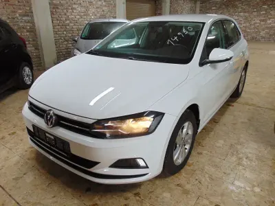 Gebraucht VW Polo Comfortline 95 PS (69 kW) 2019 Weiß Kleinwagen