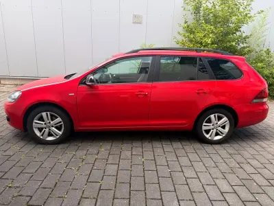 Gebraucht VW Golf VII Match 105 PS (77 kW) 2013 Rot Kombi