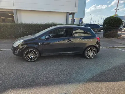 Gebraucht Opel Corsa Selection 101 PS (74 kW) 2011 Schwarz Kleinwagen