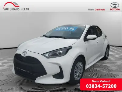 Neu Toyota Yaris Business Edition 116 PS (85 kW) 2026 Weiß Kleinwagen