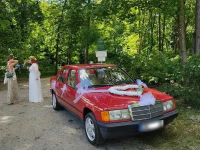 Gebraucht Mercedes 190 122 PS (89 kW) 1983 Rot Limousine