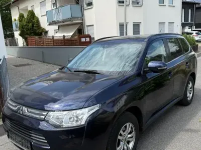 Gebraucht Mitsubishi Outlander Invite 150 PS (110 kW) 2013 Blau SUV