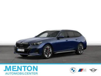 Gebraucht BMW 550e 489 PS (359 kW) 2025 Blau Kombi