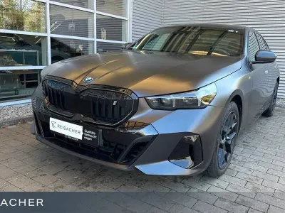 Gebraucht BMW i5 M Sport 250 kW (340 PS) 2024 Bmw individual frozen deep gre Limousine
